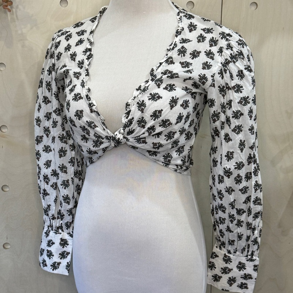 URBAN OUTFITTERS White Floral Tie Front Top Size S Long Sleeve Prairie Style
